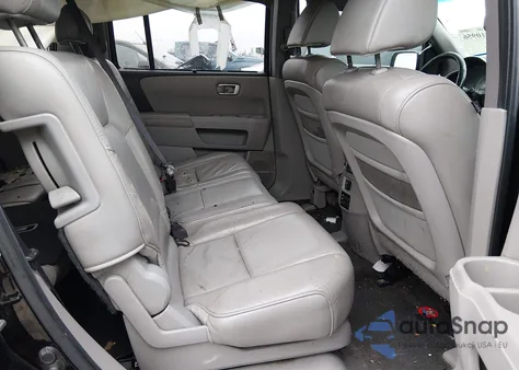 2011 Honda Pilot Touring z USA, uszkodzony, nr VIN 5FNYF3H90BB051170